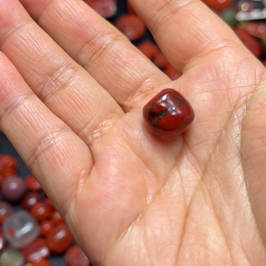 南红玛瑙未镶嵌颈饰