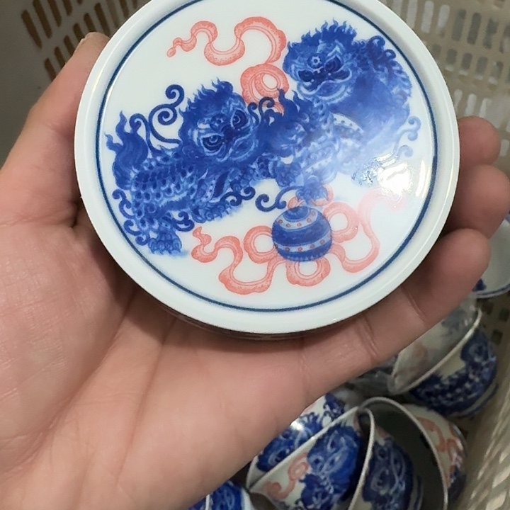 摆件景德镇醒狮盖置