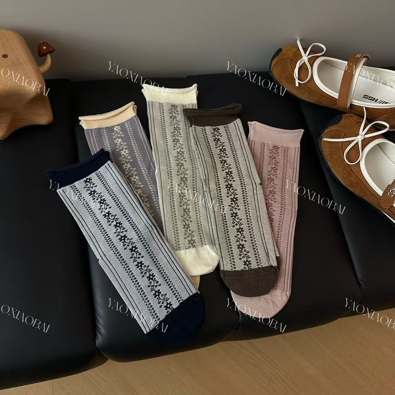 小众文艺复古碎花中筒袜B873