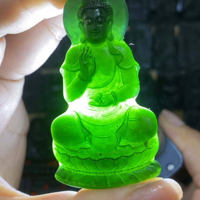 【闪购商品】未镶嵌蛇纹石玉颈饰