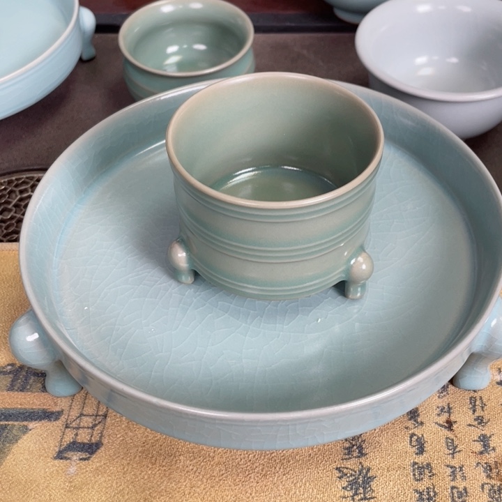 青绿釉仿古三足全品一级