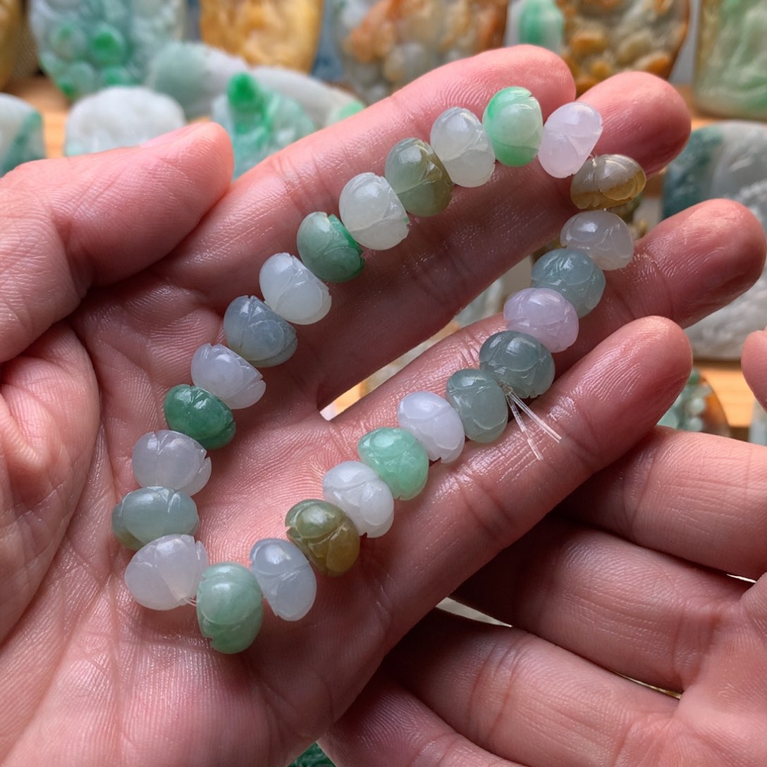 定制翡翠未镶嵌c****?莲花手串