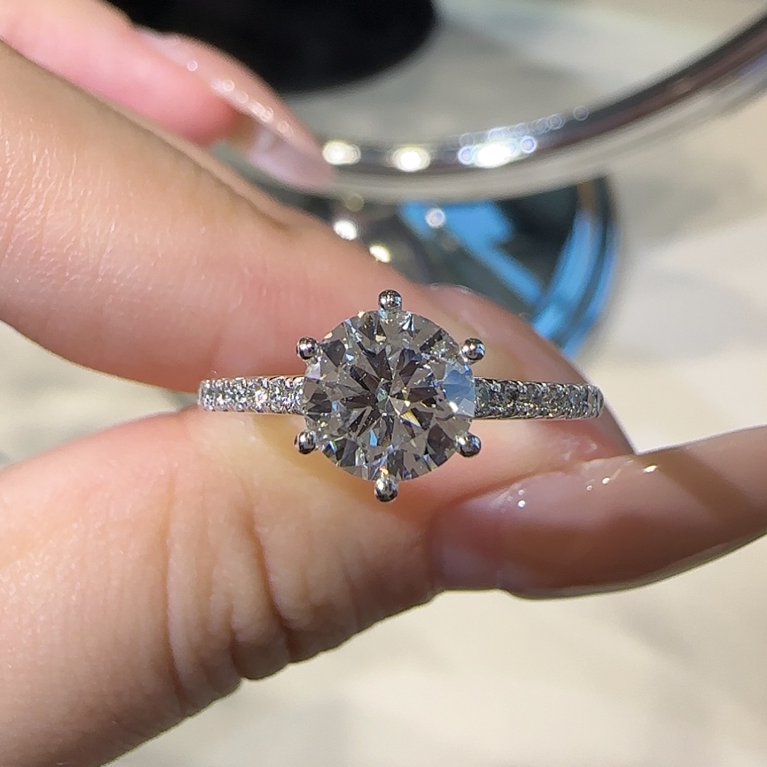 铂Pt950镶嵌实验室培育钻石星光白月光1卡