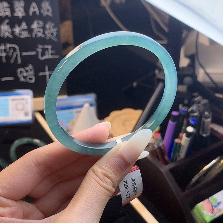 翡翠手镯未镶嵌做***婆62圈口