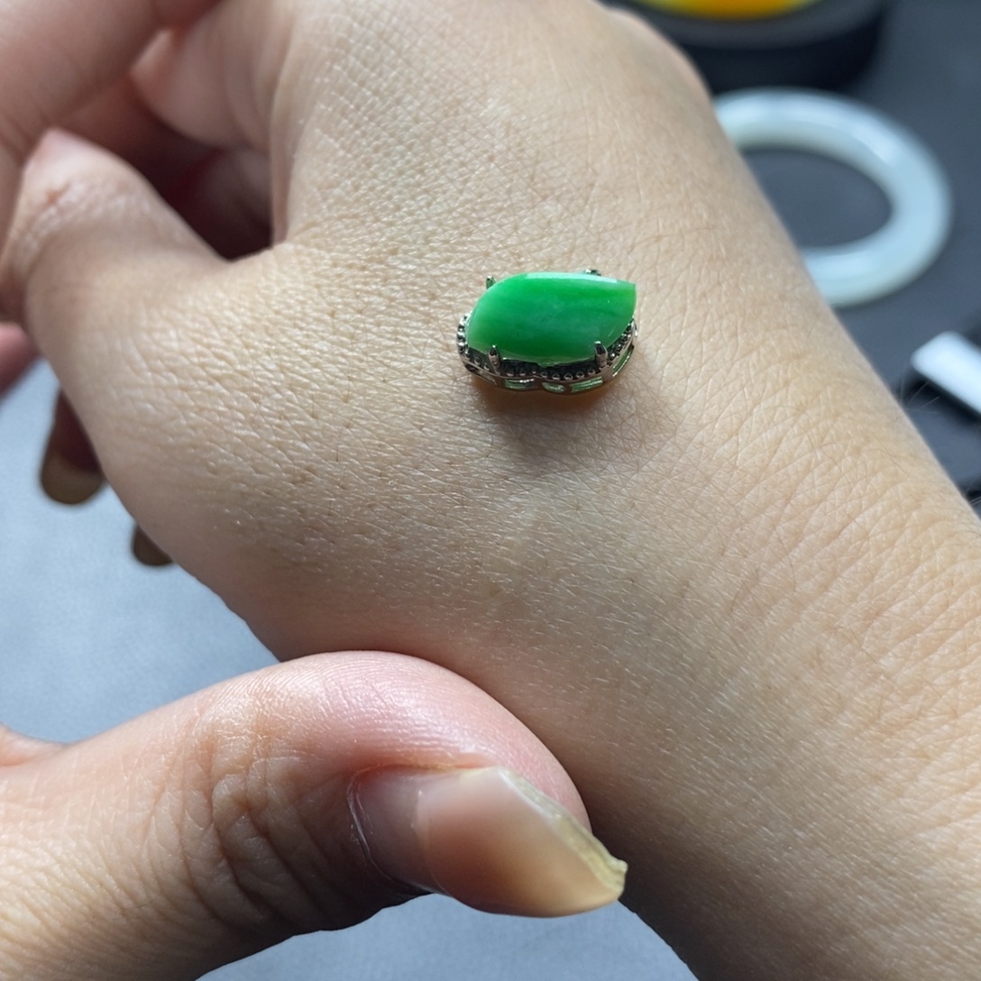 翡翠未镶嵌颈饰天然翡翠