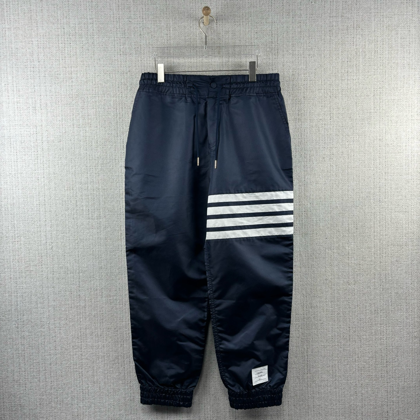 未使用 THOMBROWNE 纯色四条纹系带尼龙长裤/尺码3/编号9232