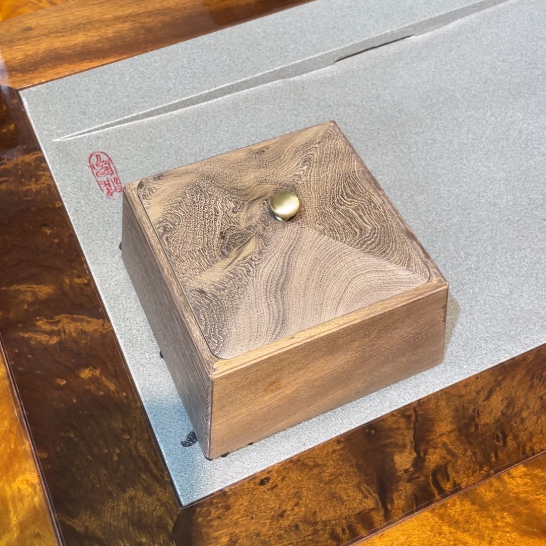 阴沉木阴沉金丝楠果盒