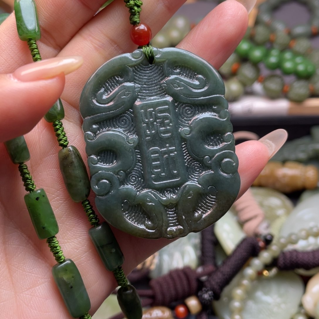 和田玉颈饰未镶嵌