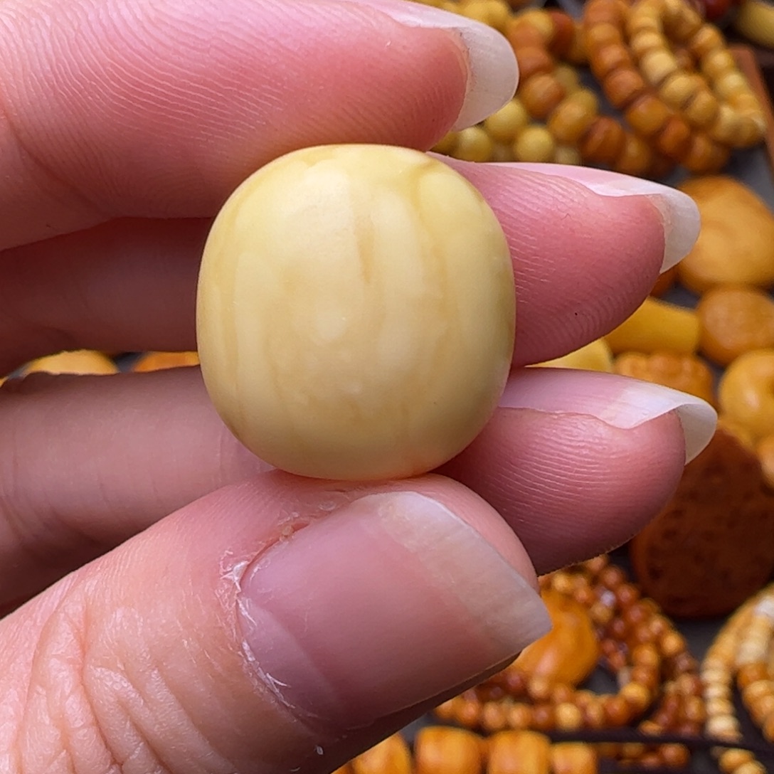 蜜蜡未镶嵌珠宝奇石16.8