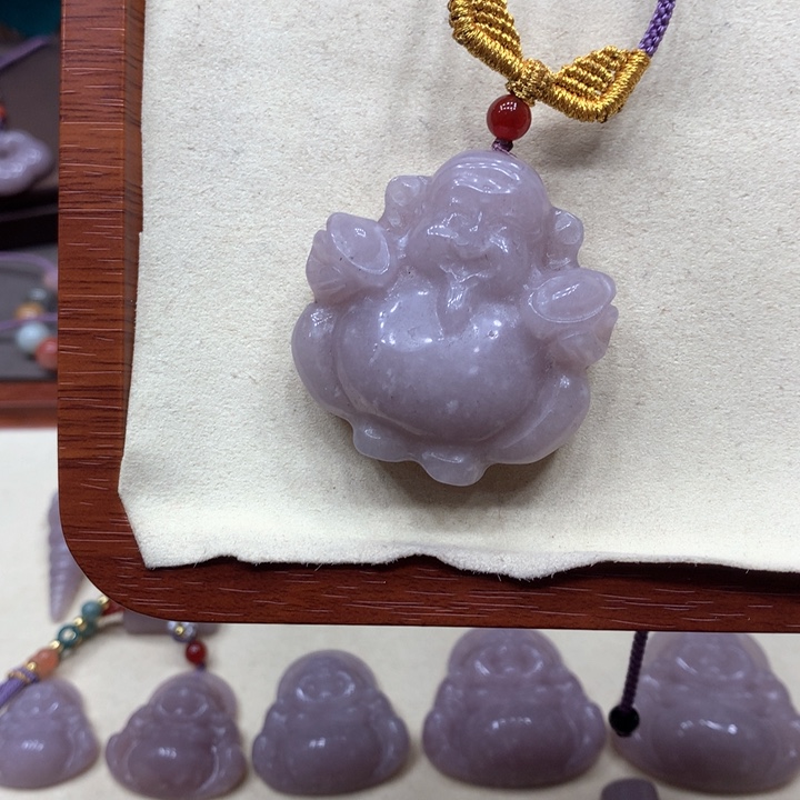 石英质玉颈饰合金