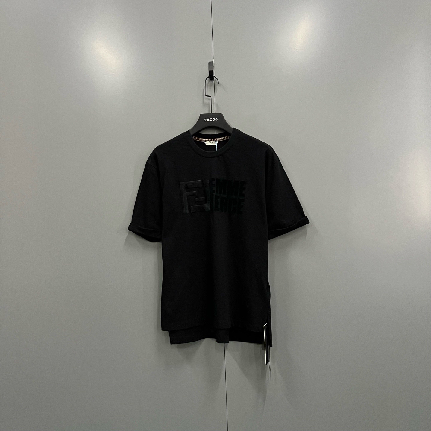 99新 FENDI/芬迪 ab119 103287 黑色植绒logo短袖 M码