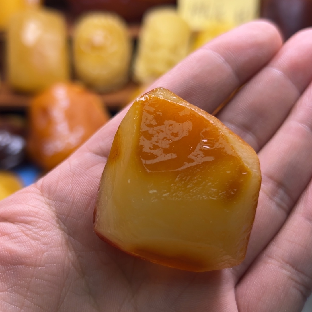 乐***中定制琥珀未镶嵌琥珀蜜蜡