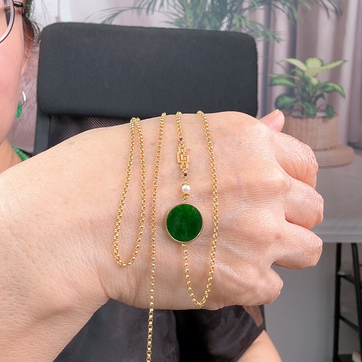翡翠颈饰18K金镶嵌吊坠