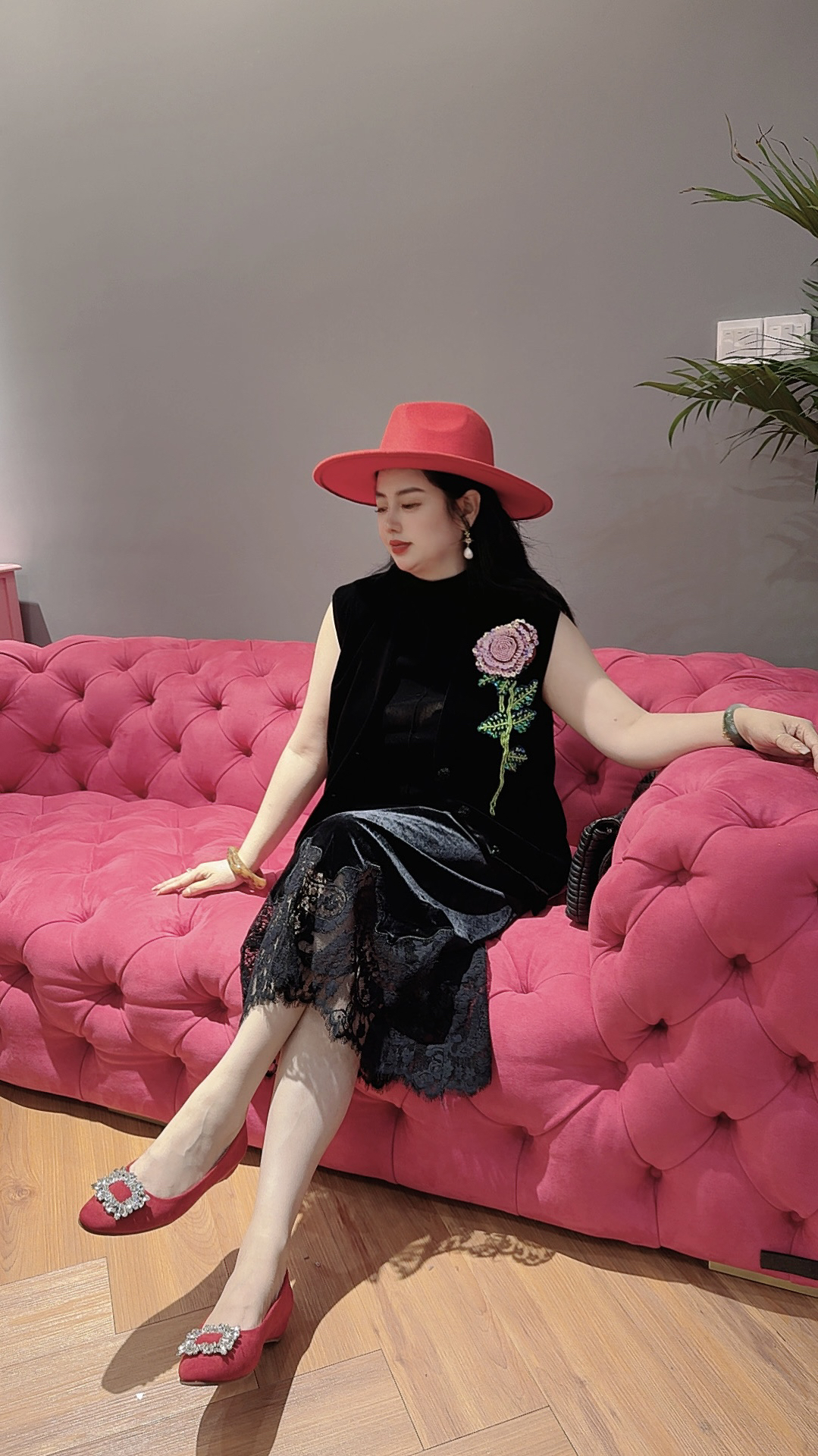 Chouduoduo｜秋季新品气质显瘦重工立体亮片花朵马甲（现货）