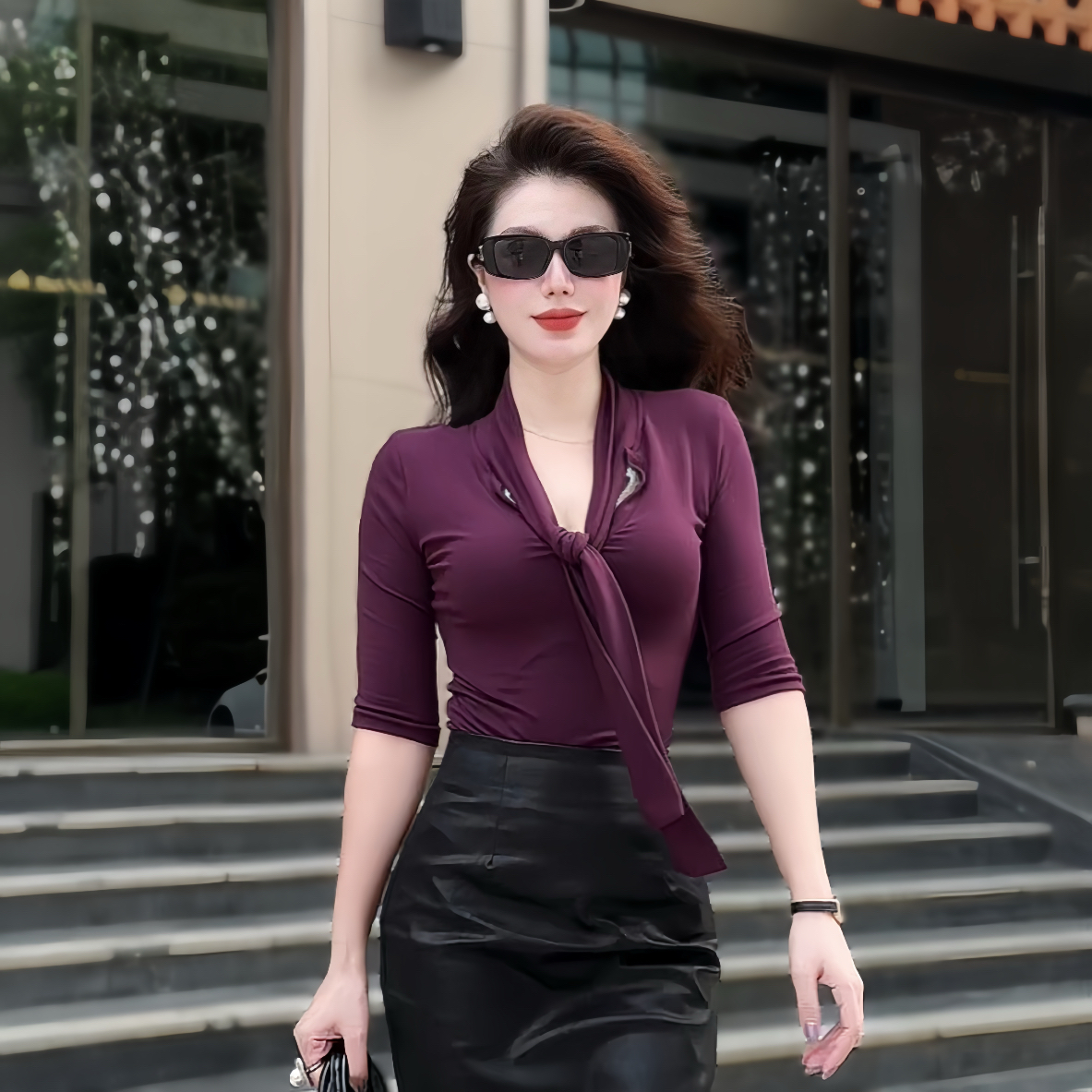 迈沃格蕾丝拼接V领中哦公休T恤女下架新款修身显瘦设计感上衣辣妹