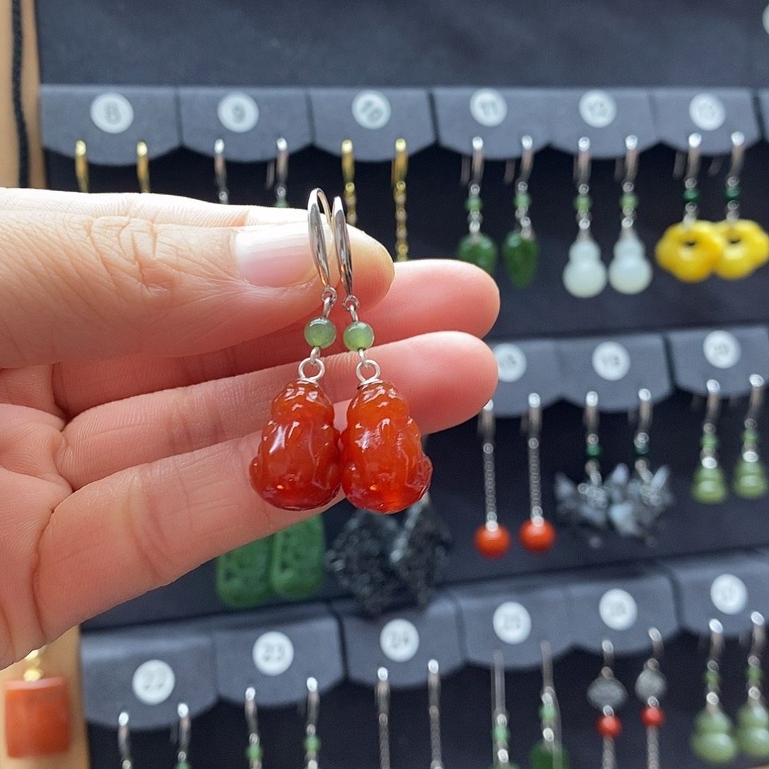 王***晨玛瑙/玉髓银S925镶嵌耳坠