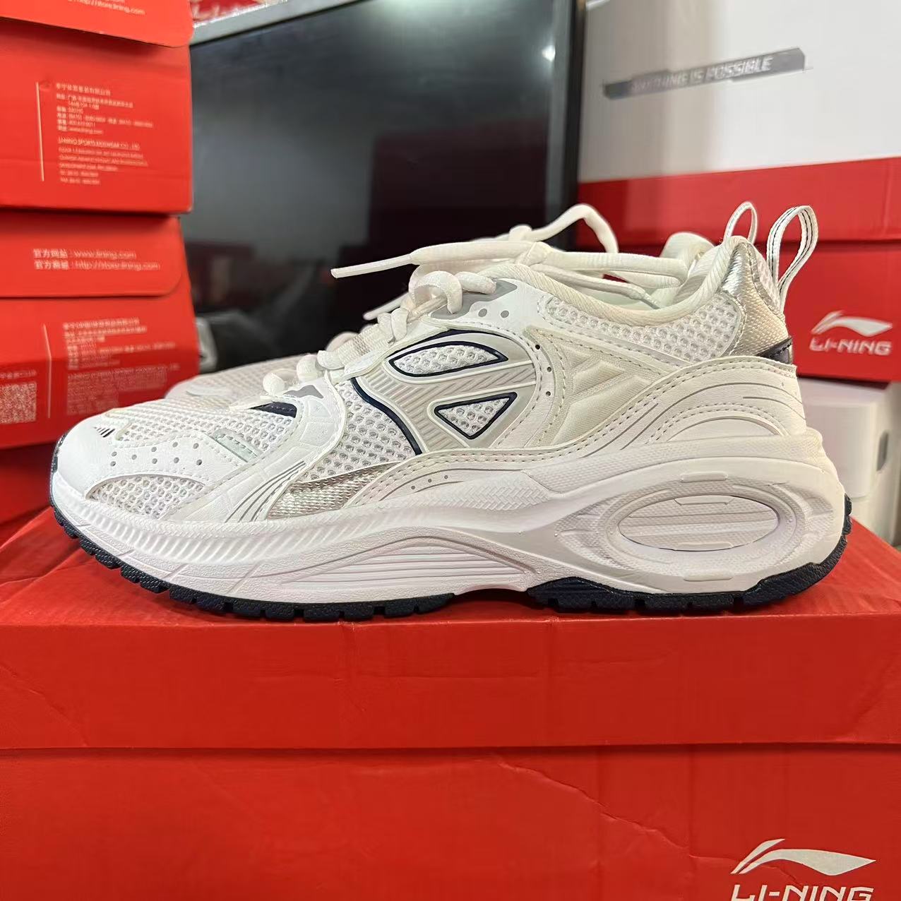 《B品以直播展示为准》发黄-李宁女子运动鞋AGCT050-2