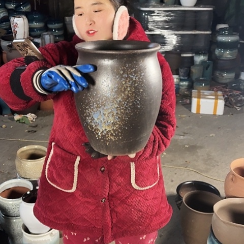 口24高31瑕疵盆子。