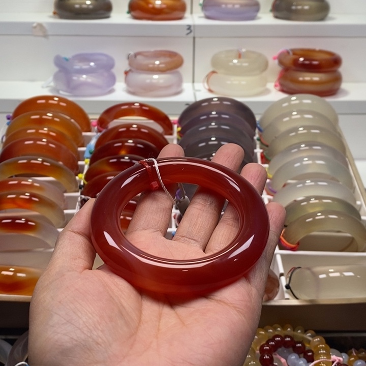 玛瑙/玉髓未镶嵌手镯渐变 纹雾