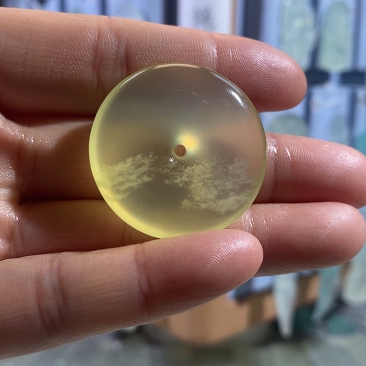 岫玉未镶嵌颈饰吊坠