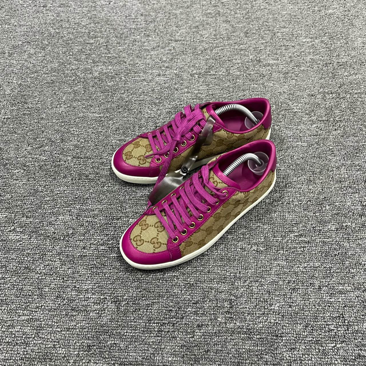 99新 GUCCI/古驰 棕粉老花满印板鞋 35.5码/99新/无配件