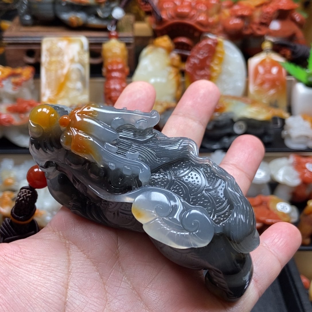 石英质玉（黄龙玉）手把件未镶嵌人**得