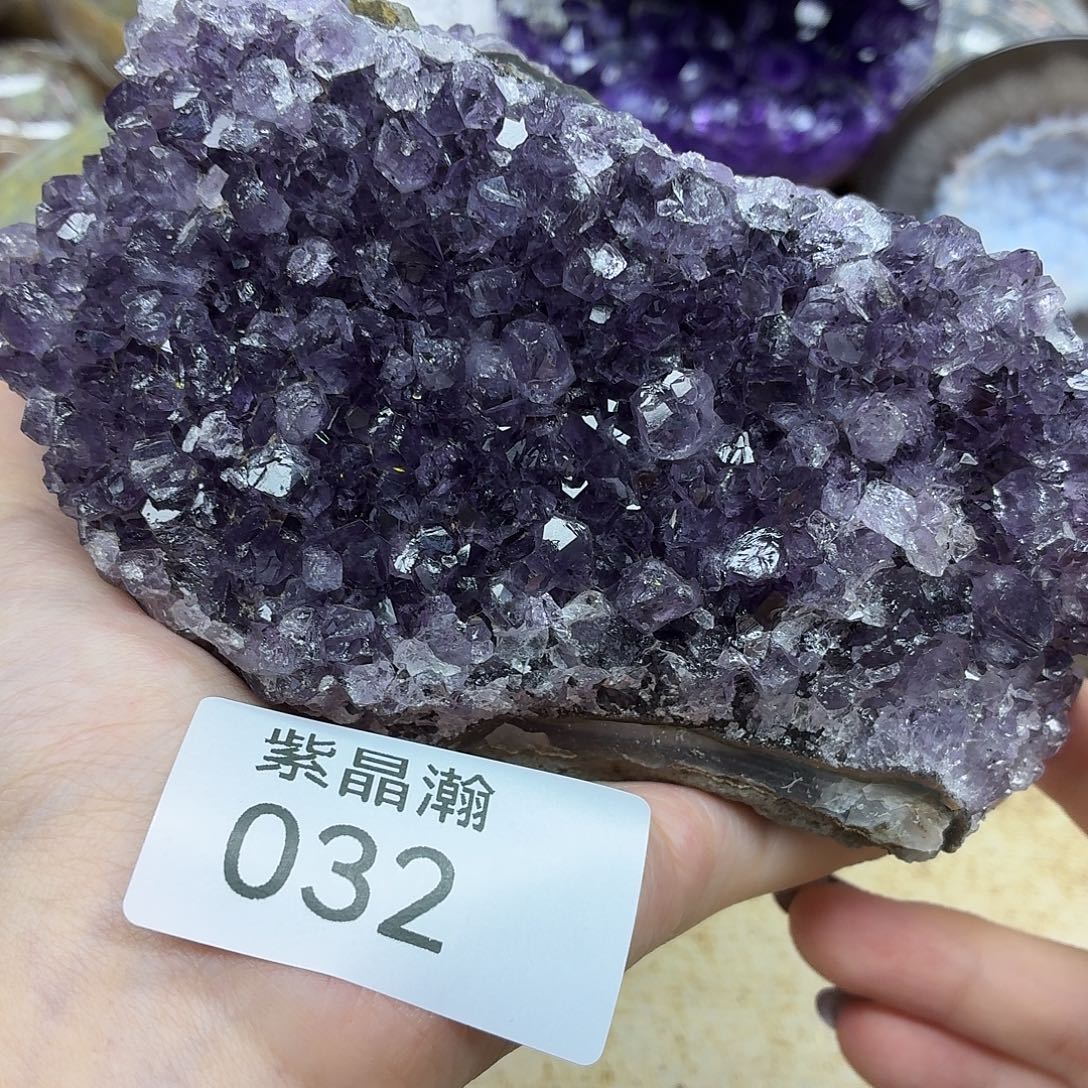 未镶嵌水晶大型摆件（非配饰）