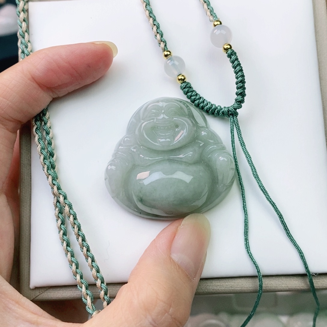 翡翠未镶嵌颈饰佛公