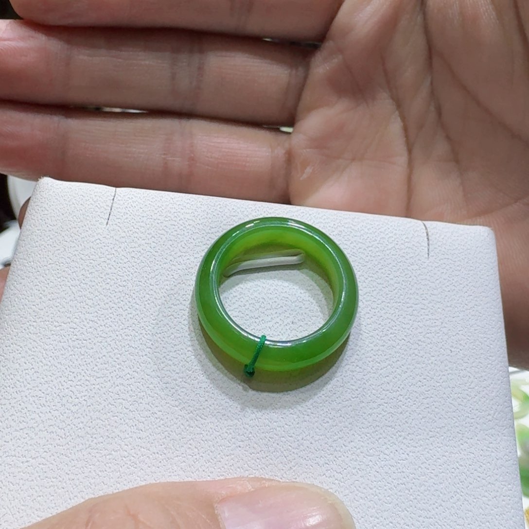 和田玉和田玉碧玉白加绿卡17.6戒圈未镶嵌