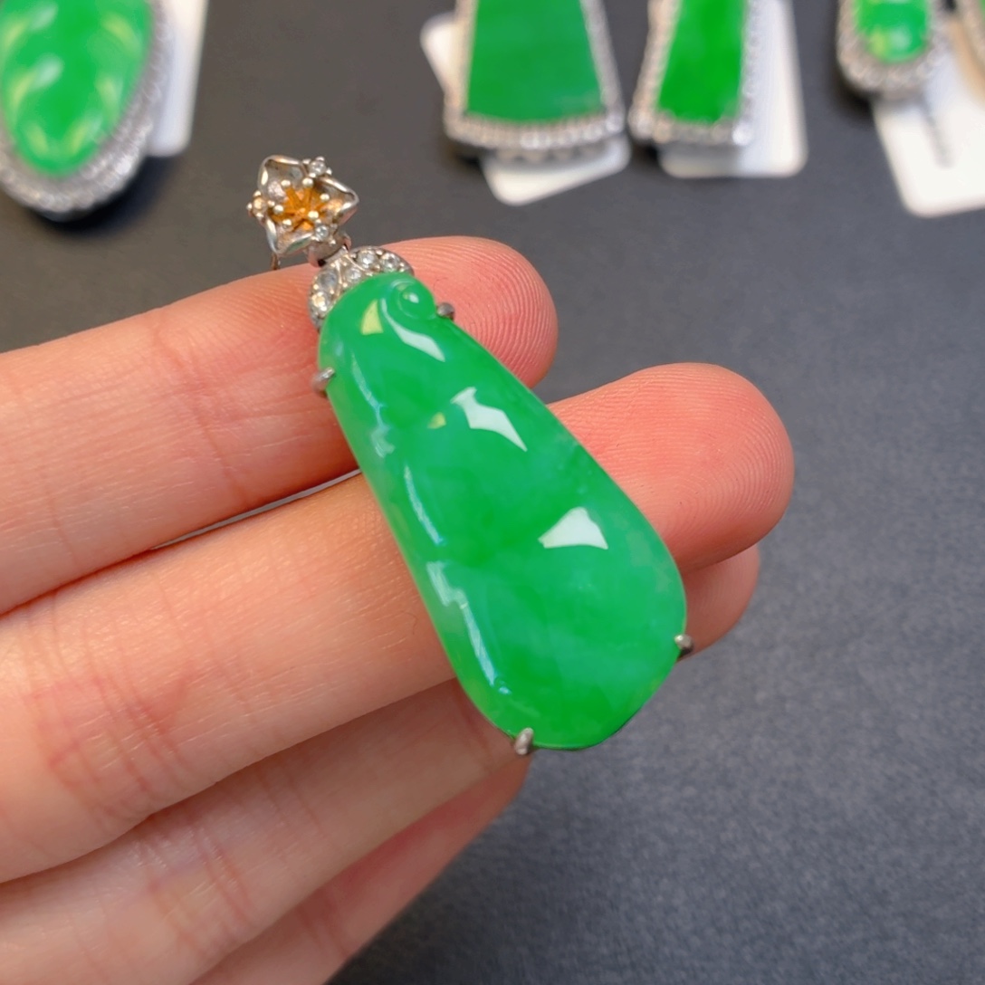 翡翠银S925镶嵌颈饰