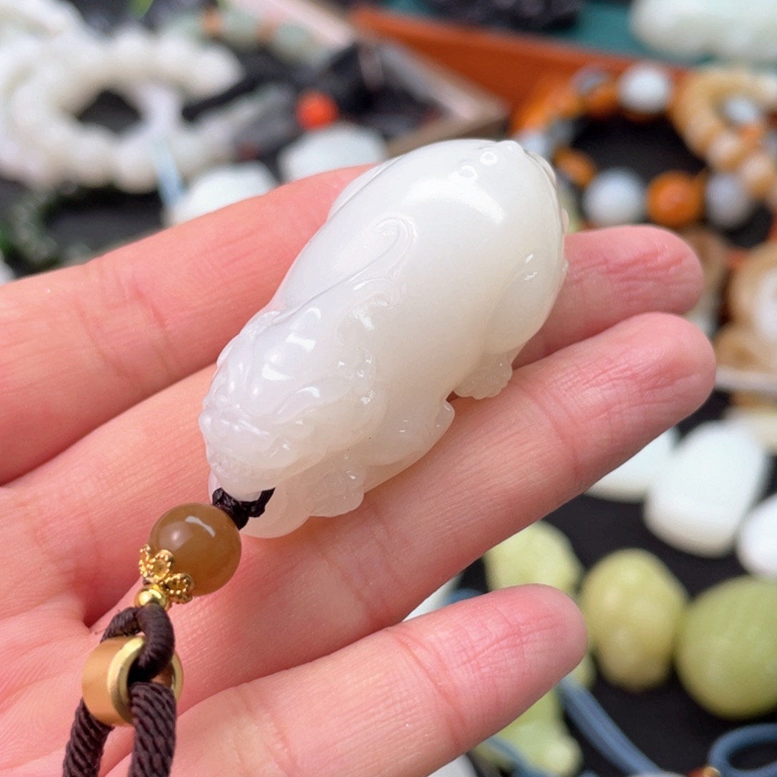 和田玉挂件未镶嵌