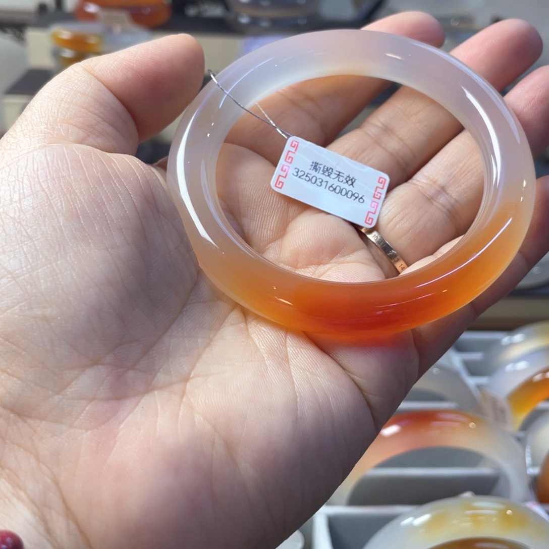 玛瑙/玉髓手镯未镶嵌糖****つ