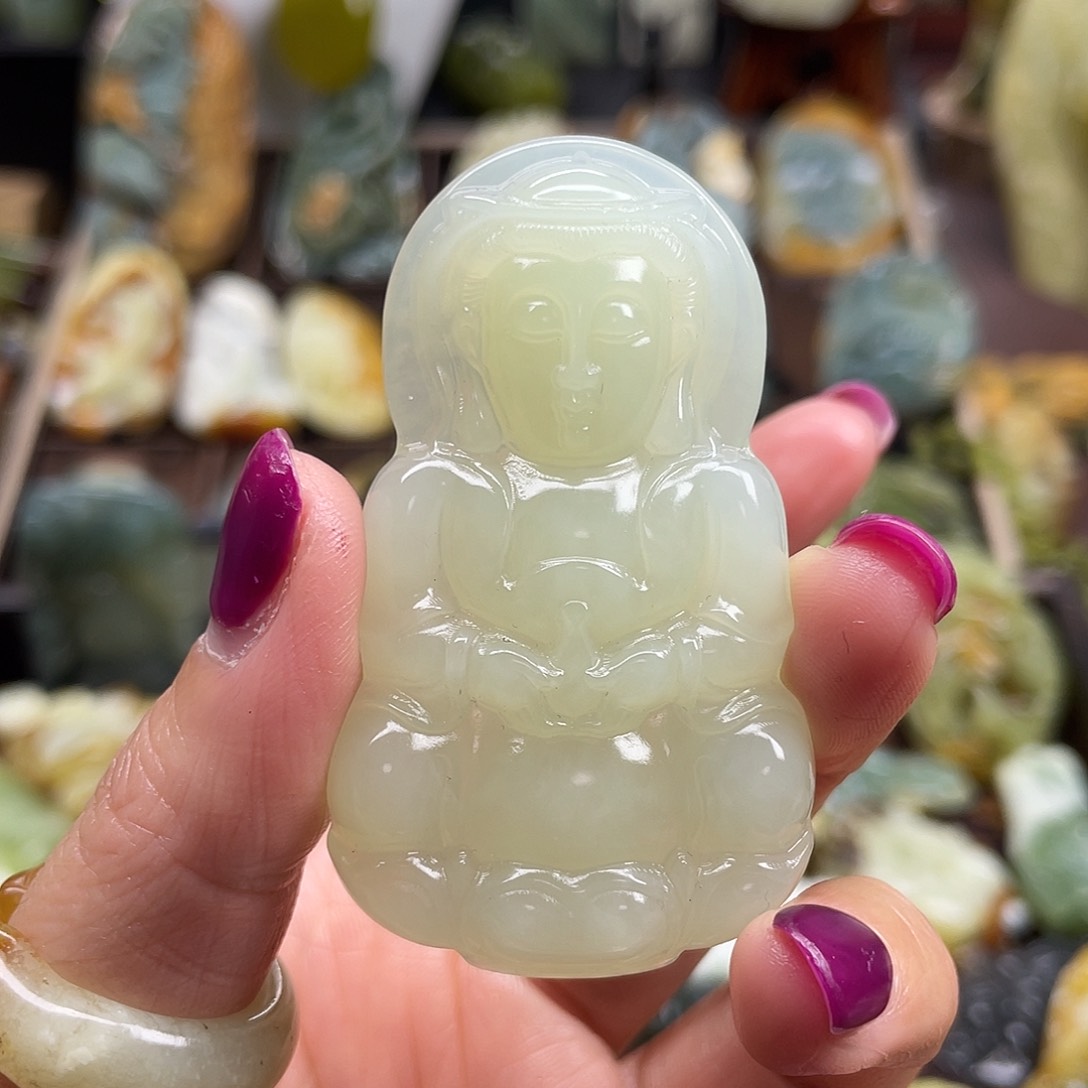 蛇纹石玉颈饰未镶嵌岫玉观音