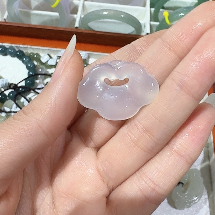 石英质玉颈饰合金