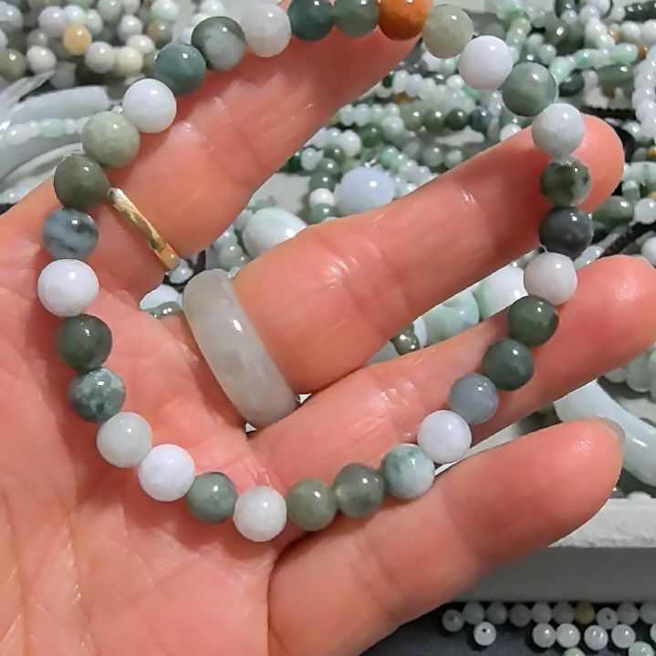 翡翠颈饰未镶嵌手串