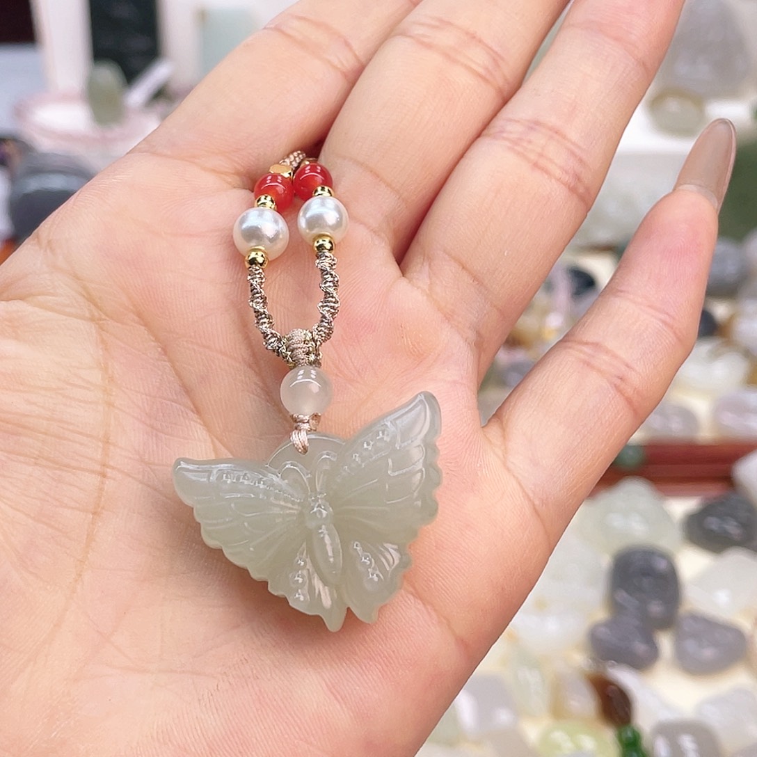 【闪购商品】和田玉吊坠(赠链)未镶嵌