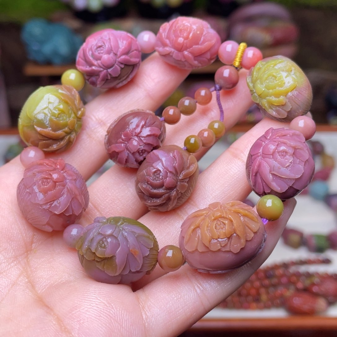 玛瑙/玉髓珠宝半成品未镶嵌盐源玛瑙牡丹花蛋蛋手串