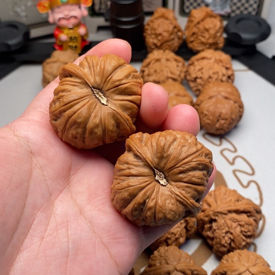 只***。文玩核桃把件边42.5肚44.5