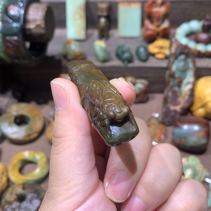 岫岩河磨玉（透闪石质玉）未镶嵌把件一***水