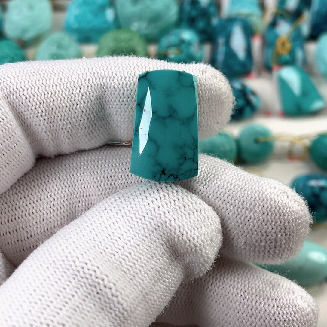 绿松石未镶嵌挂件