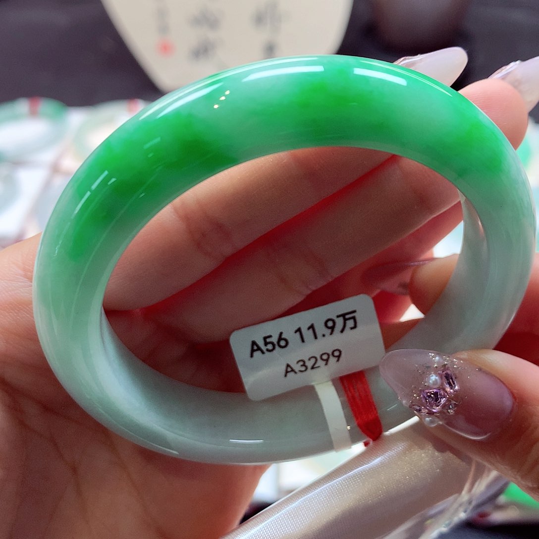 翡翠手镯未镶嵌8翡翠手镯99