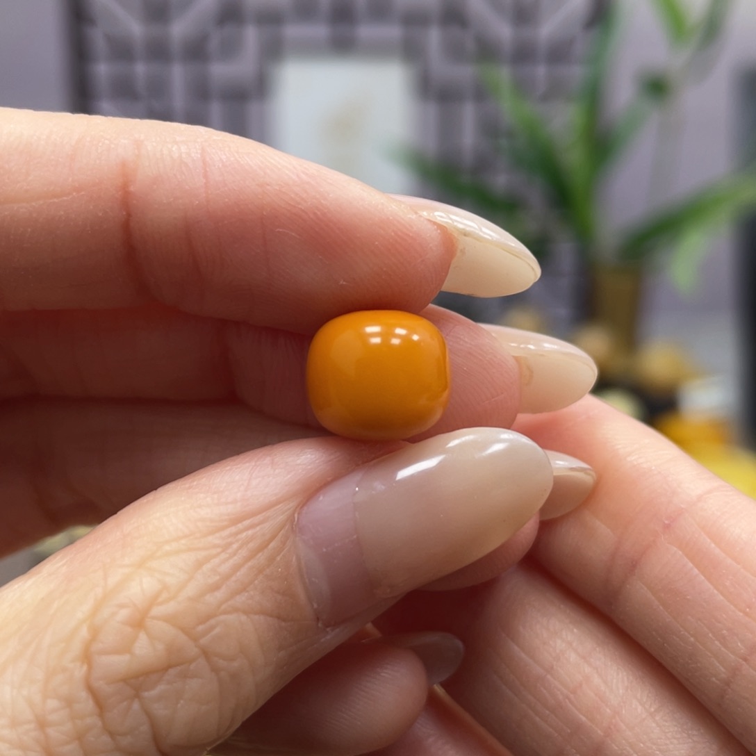 琥珀裸石未镶嵌10.0*8.9mm微瑕