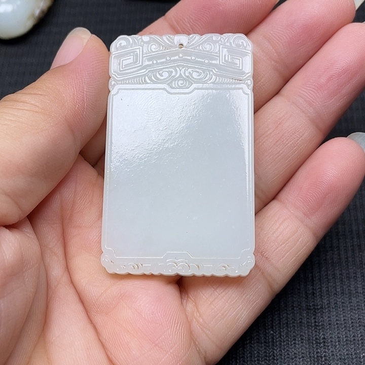 微***面未镶嵌和田玉挂件