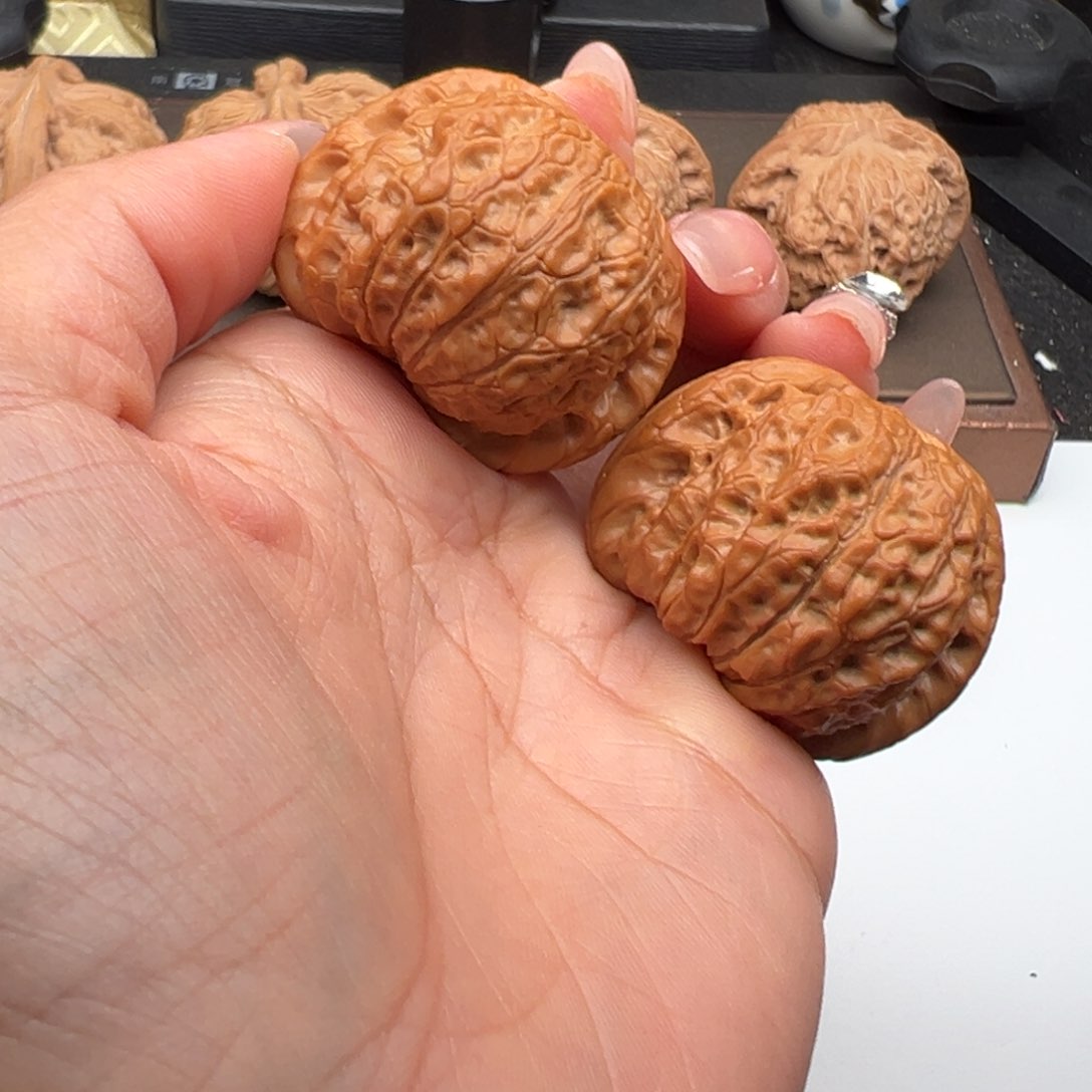 文玩核桃把件血麒麟40