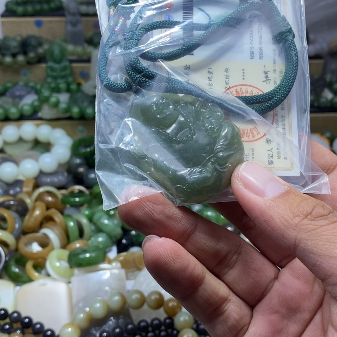 和田玉颈饰未镶嵌肥*仔