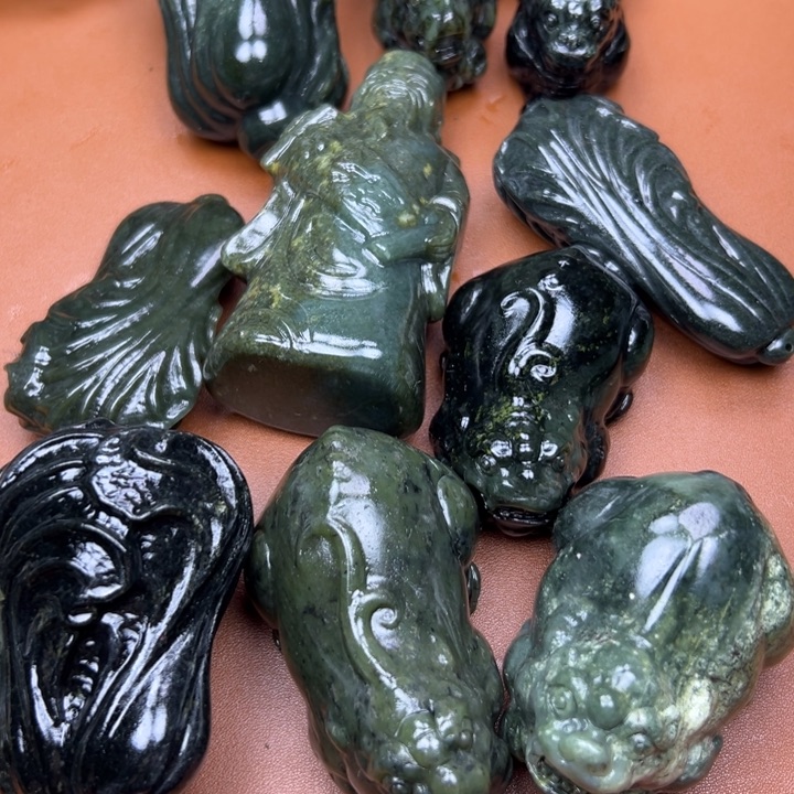 爱***朱和田玉（糖玉）未镶嵌挂件