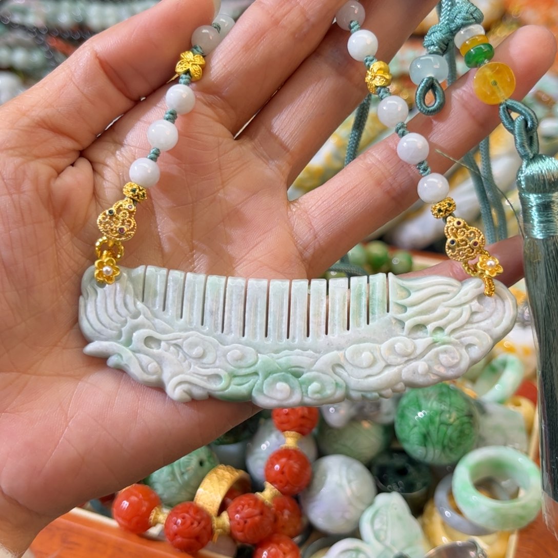 翡翠颈饰未镶嵌待编款