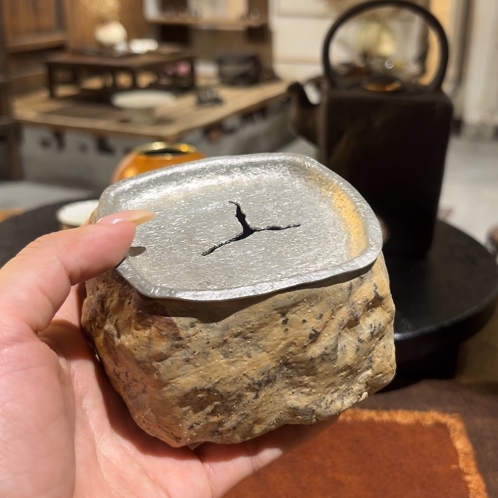 景德镇鱼和熊手工陶艺