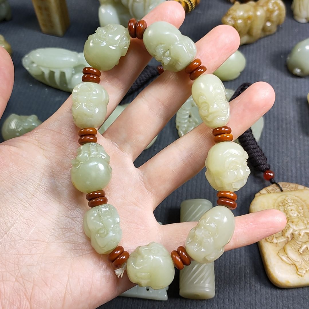 和田玉颈饰未镶嵌