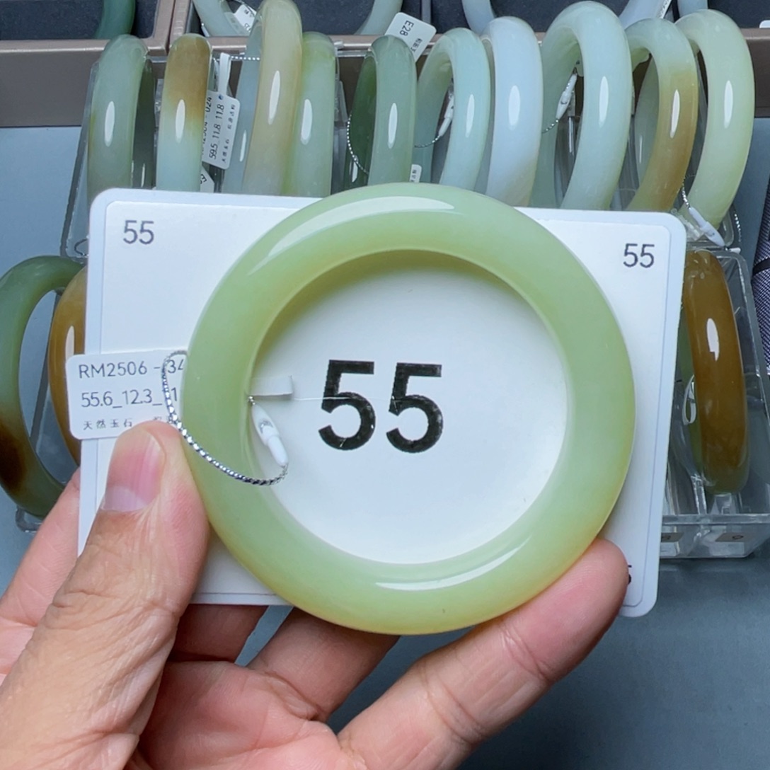 和田玉未镶嵌手镯